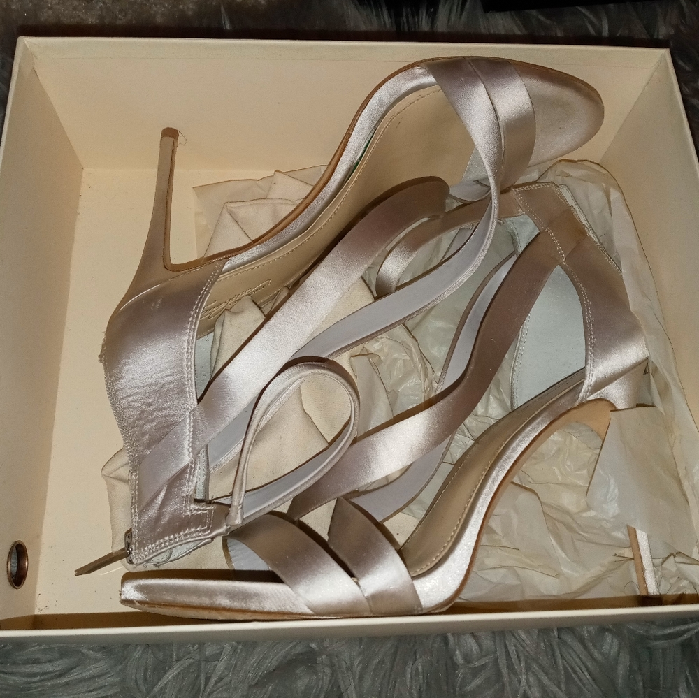 Womens size 12 fits like 11